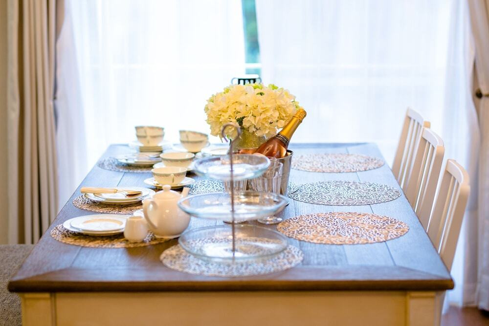 客室内のダイニングエリア