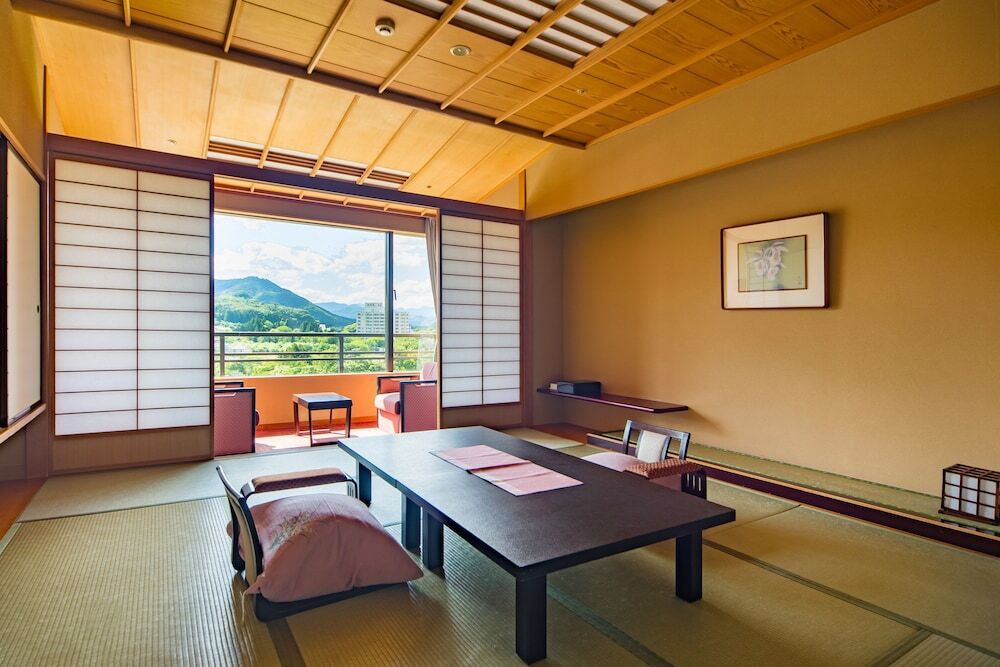 床一面に畳の「大浴場・畳風呂」4236818