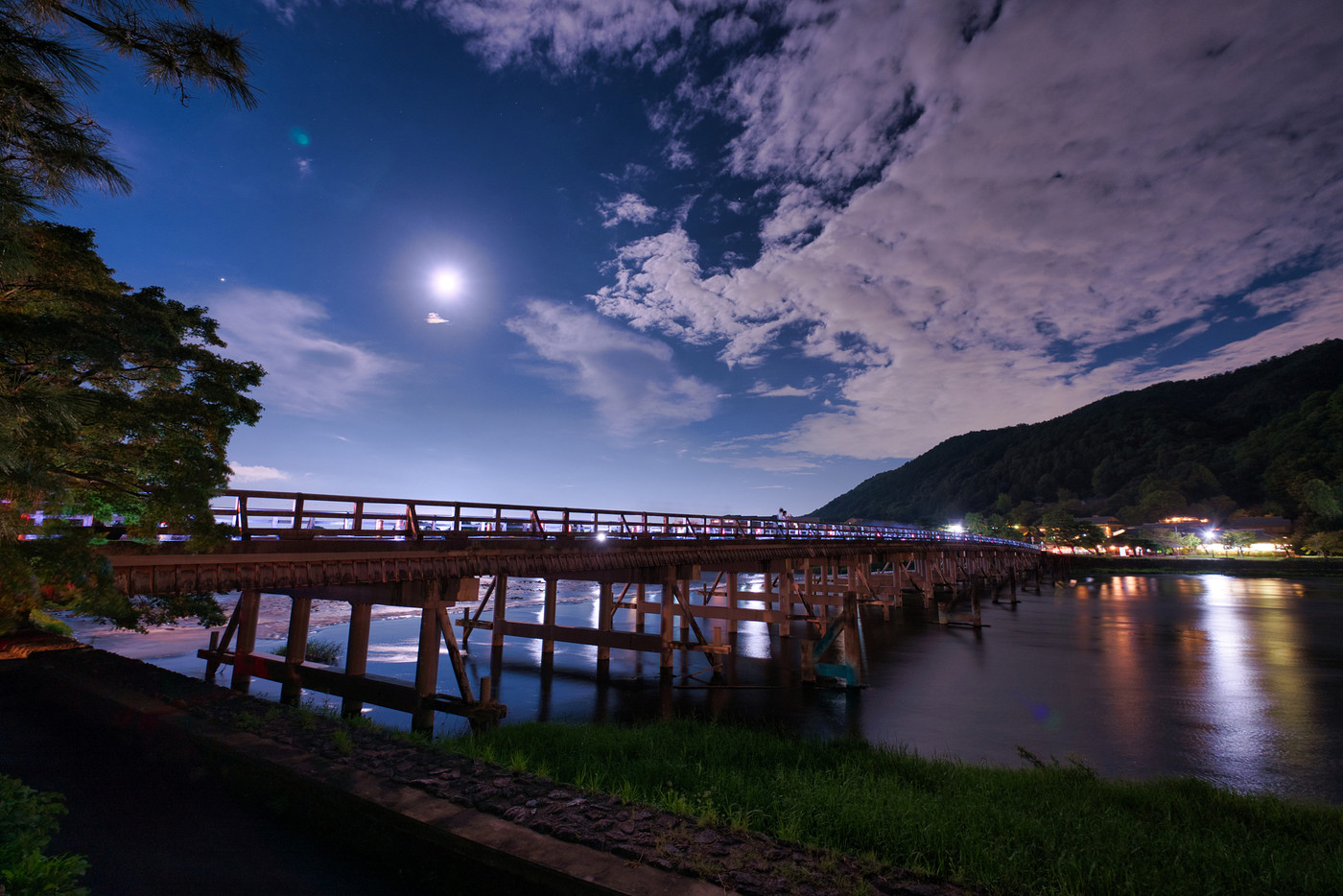 中秋の名月と渡月橋
