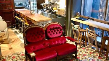 ロビーラウンジ / 3