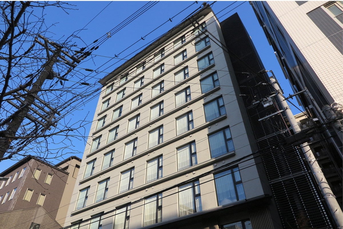 京都市役所前の交差点から歩いて5分、良い場所です