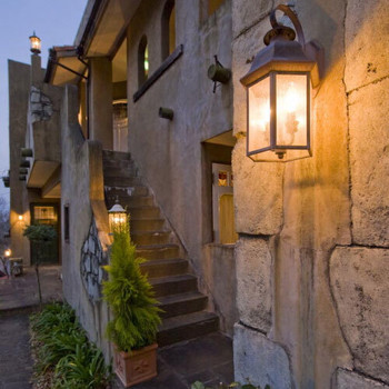 別荘感覚で利用できる、メゾネットタイプのアンティークホテル4245771