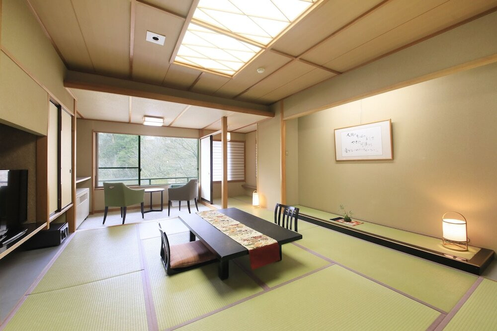 貸切露天風呂や露天⾵呂付き客室で“美肌の湯”を満喫4262340