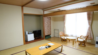 ベーシック 4 人部屋 (電子タバコのみ可)