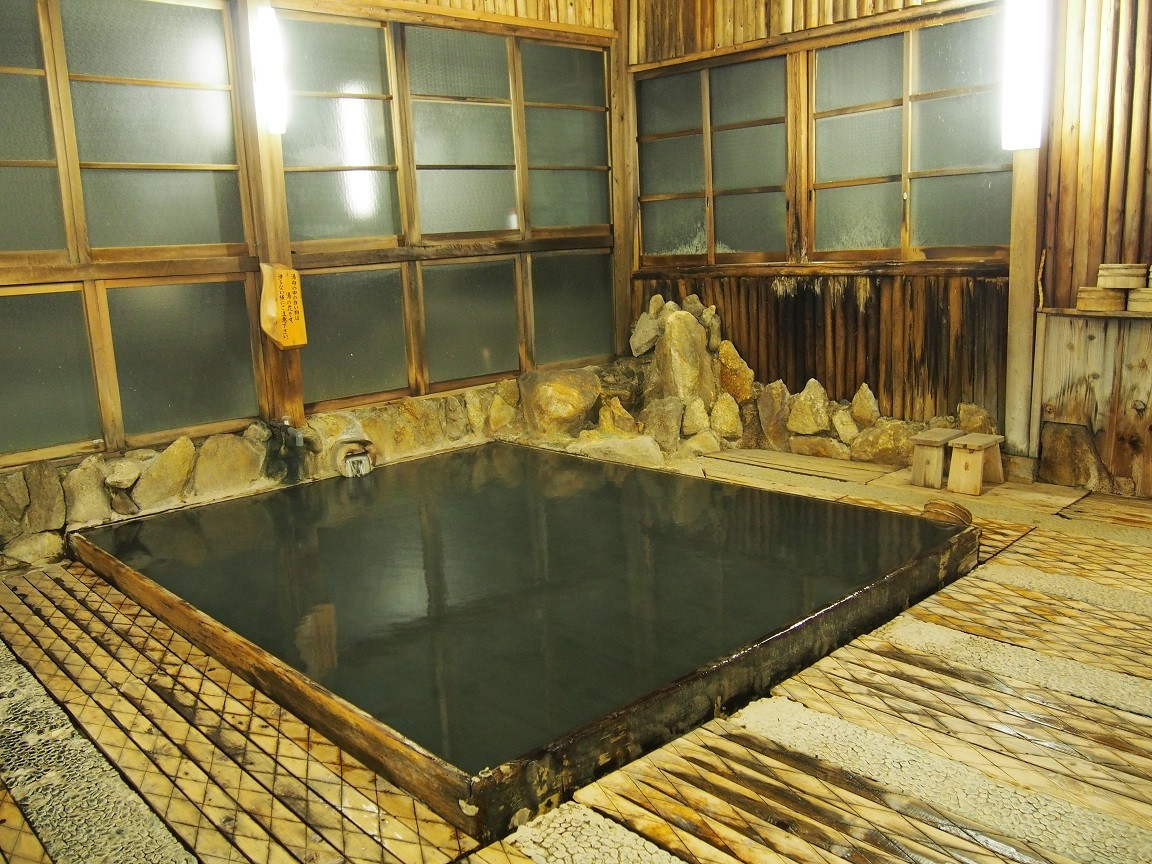 江戸時代から続く温泉宿で、夏芽×コウに思いをはせる…4091075