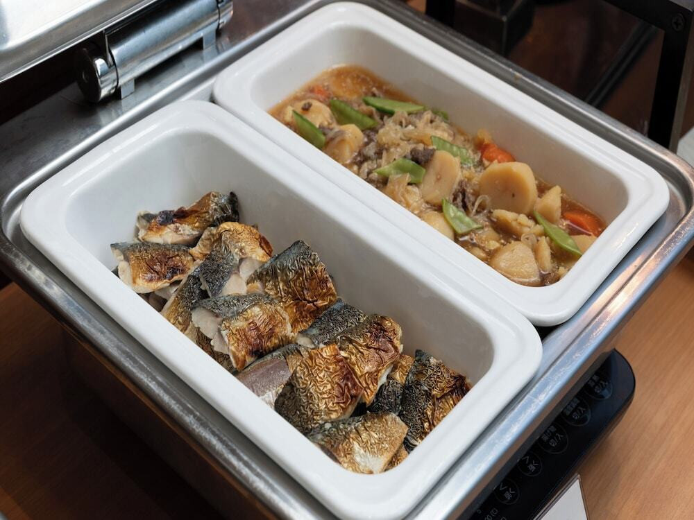 朝食