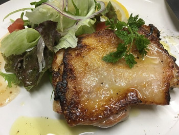 「アメイロビストロアルル」 料理 59414784 丹波若鶏の香草グリル　ローズマリーの風味