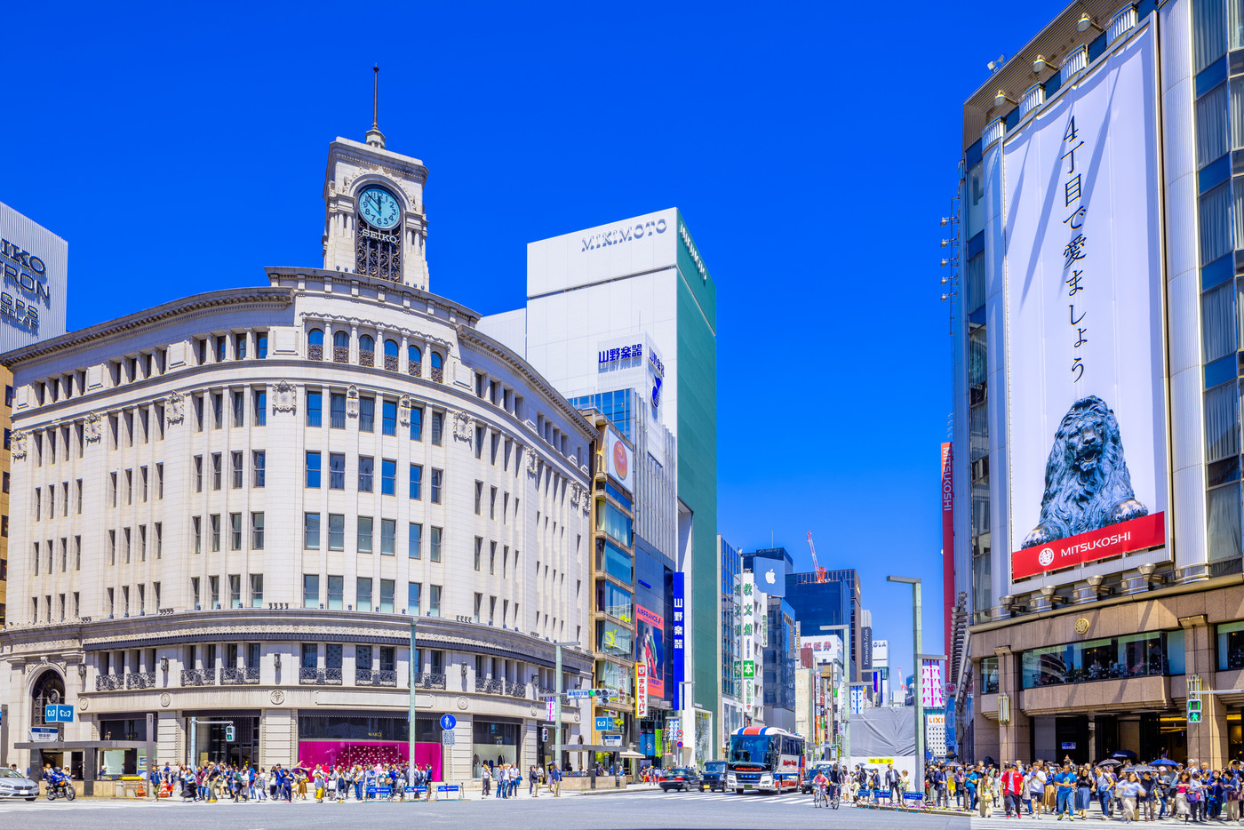 東京 銀座 四丁目交差点の風景