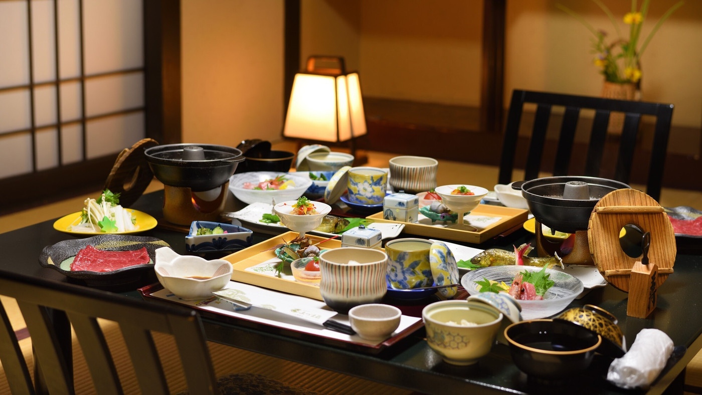 看板ネコがお出迎え♪数寄屋造りの別館「光陰」で贅沢おこもり3457137