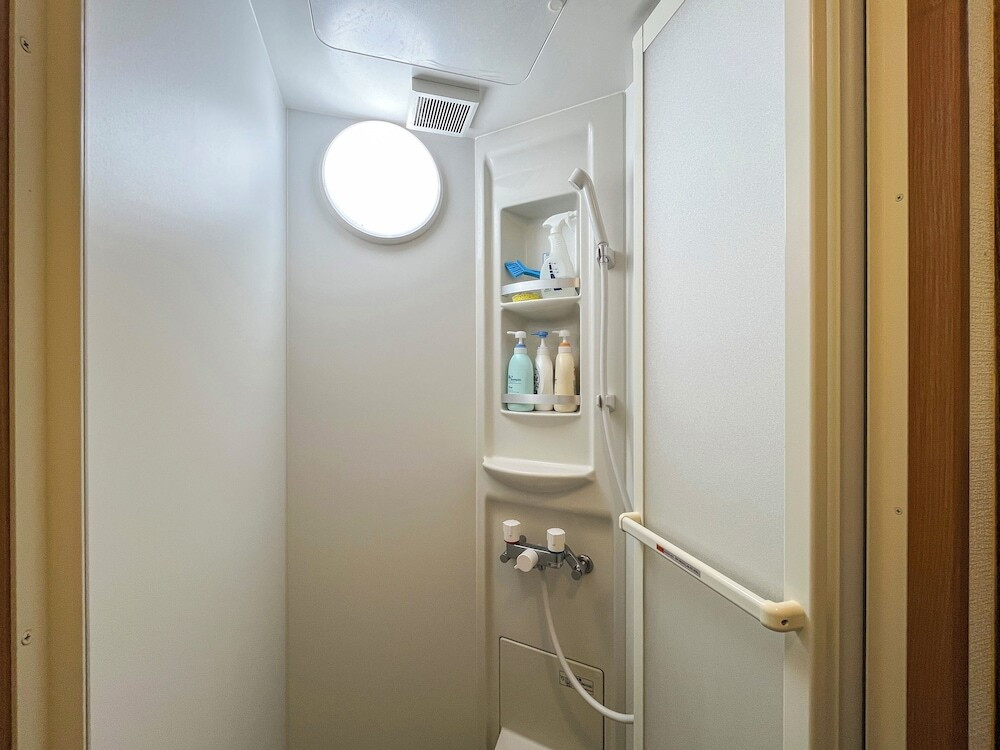 バスルームのシャワー