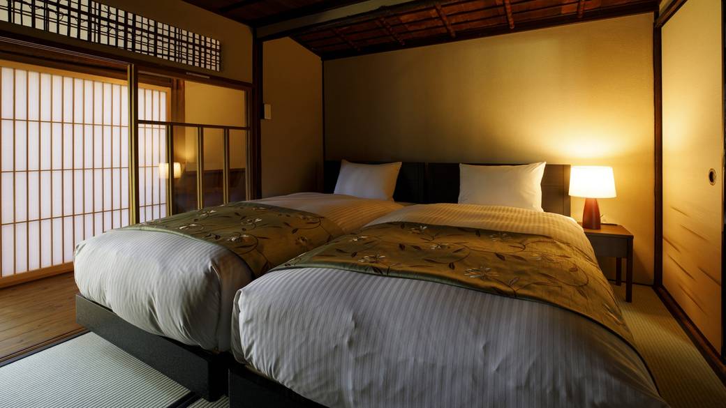 「蒼白い月」の寝室 / 3