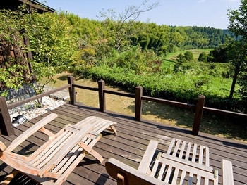 緑と静寂に囲まれた大人の隠れ宿3643125