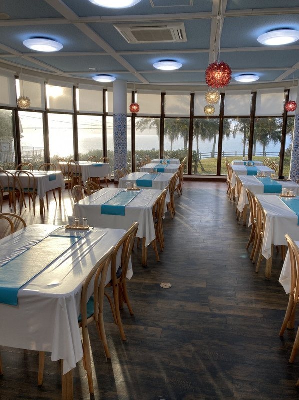 朝食会場から海が見える