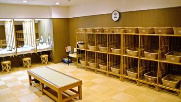 大浴場　脱衣所① / 8