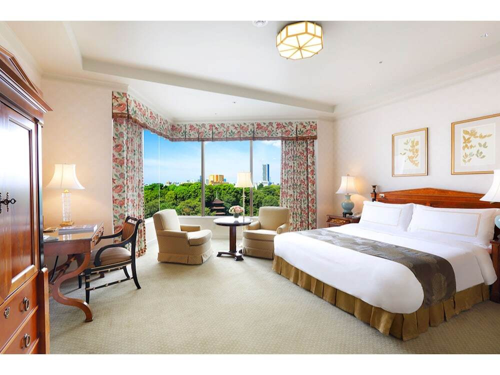 森林浴まで出来そうなほどの広大な庭園3968430