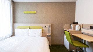 スタンダード ルーム クイーンベッド 1 台 禁煙