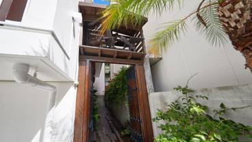 施設の入り口 / 4