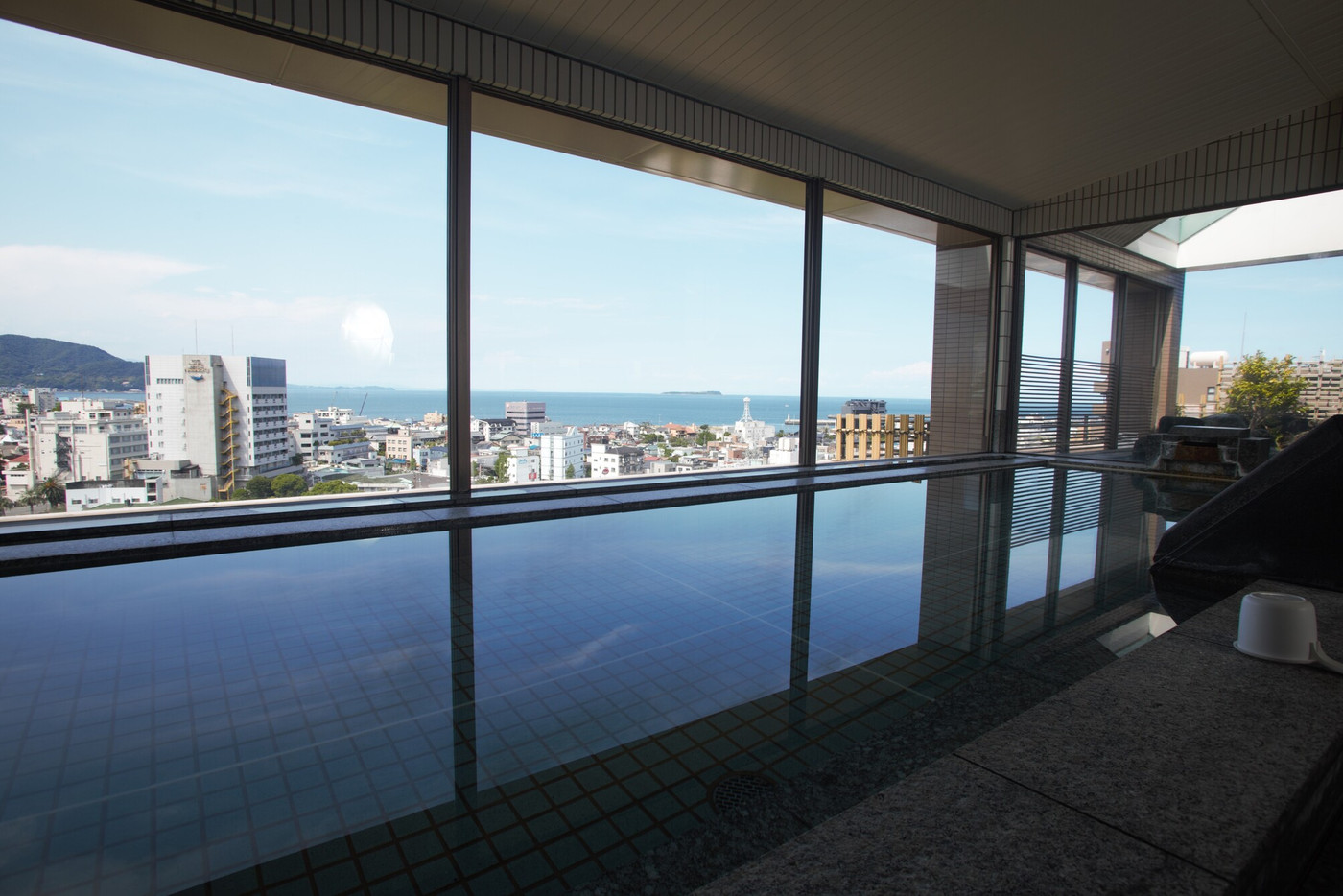 伊東市街を見渡すプール&温泉でリゾート気分♪4022690