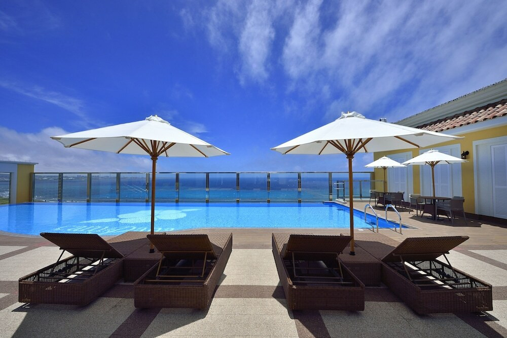 マリンスポーツに屋上プールも！海絶景を堪能できるリゾート4063690