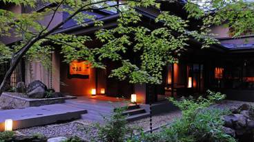 施設の入り口 / 19