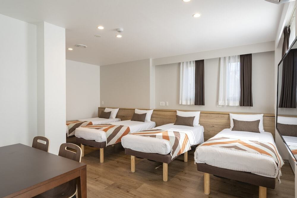 客室内のダイニングエリア