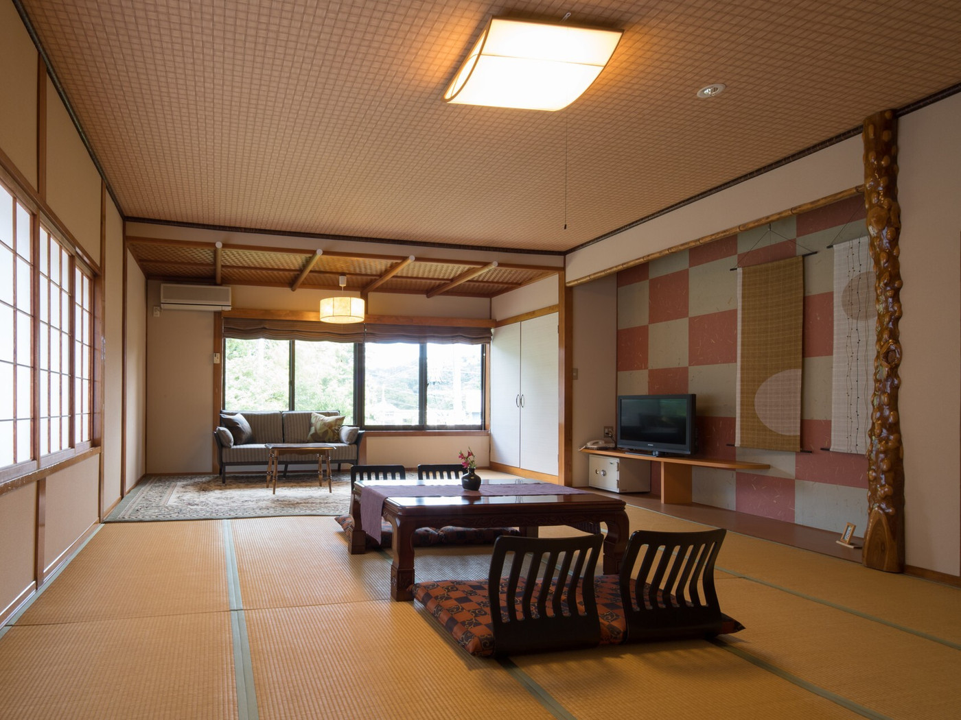 「子宝の湯」として知られる湯宿4230361