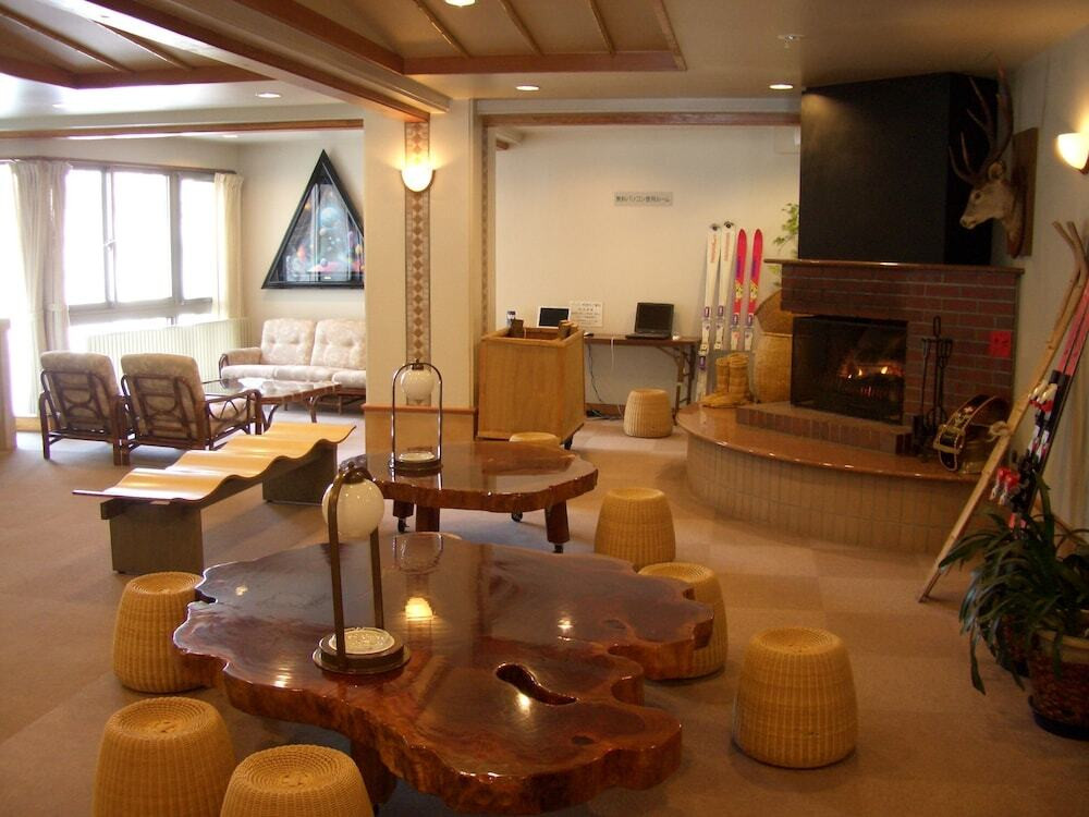 ロビーラウンジ