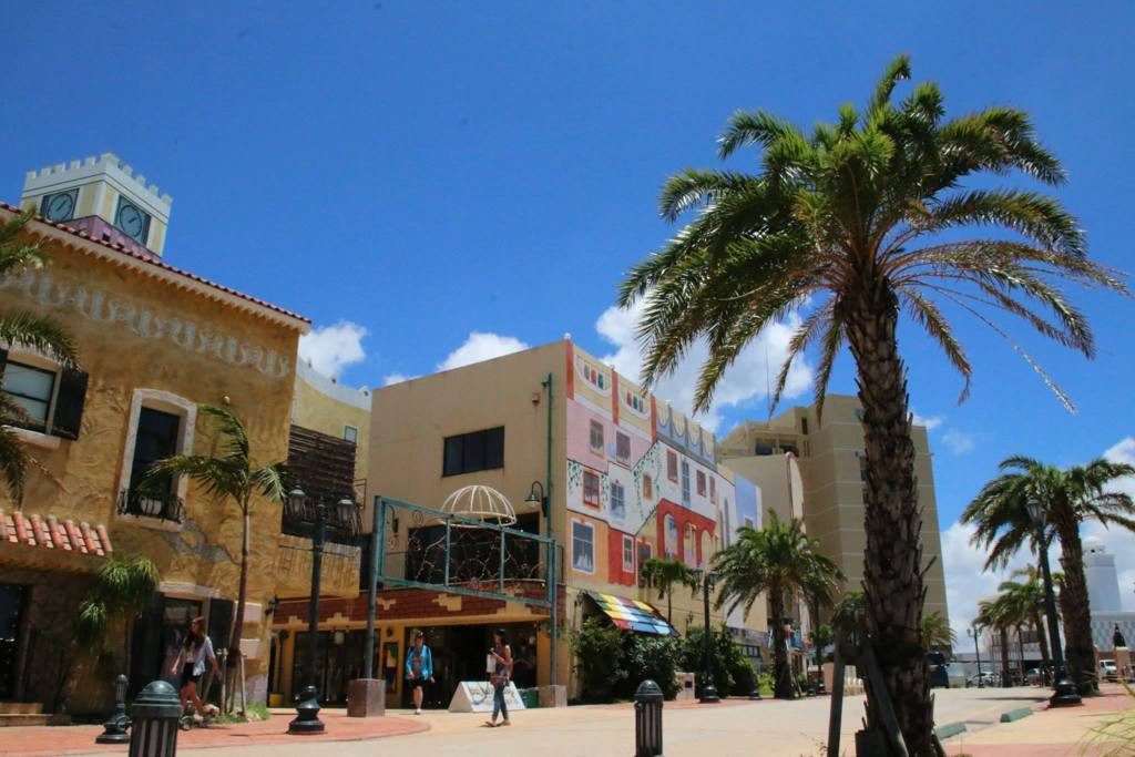 海から徒歩約2分・アメリカンなカフェ併設ゲストハウス3960507