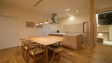 客室内のダイニングエリア / 4