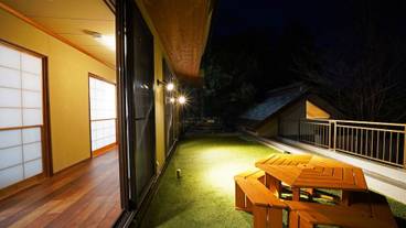 客室内のダイニングエリア / 33