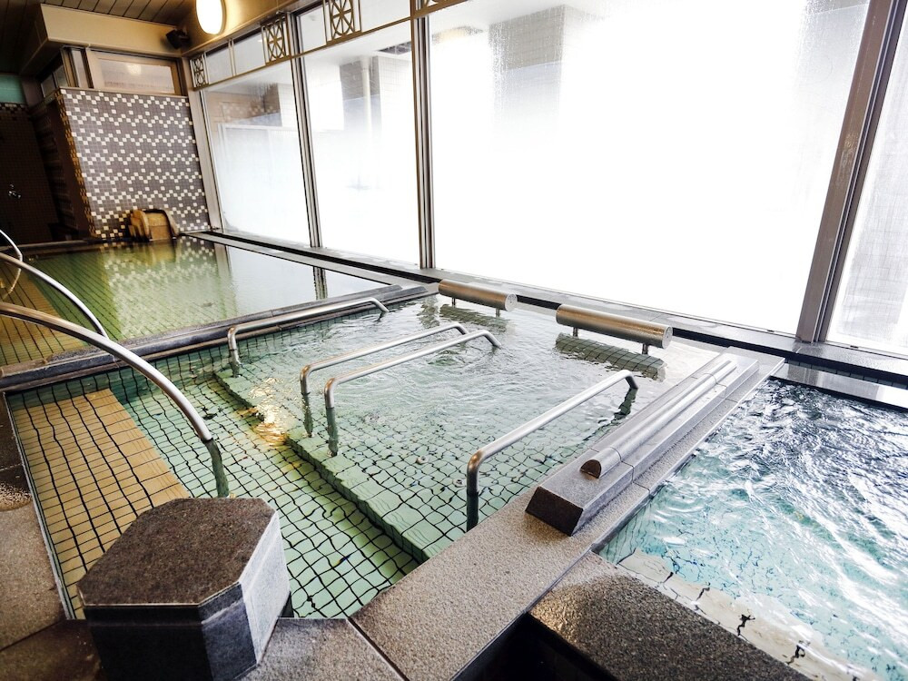 屋内スパ浴槽