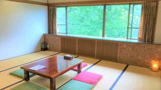 和室　スタンダード　４～６名利用　山側