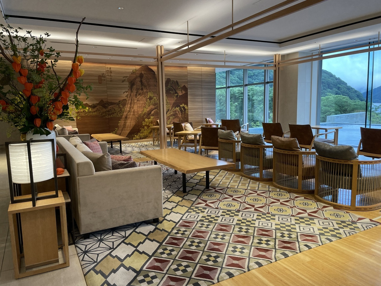 絶景テラスで心が洗われる…。4262479