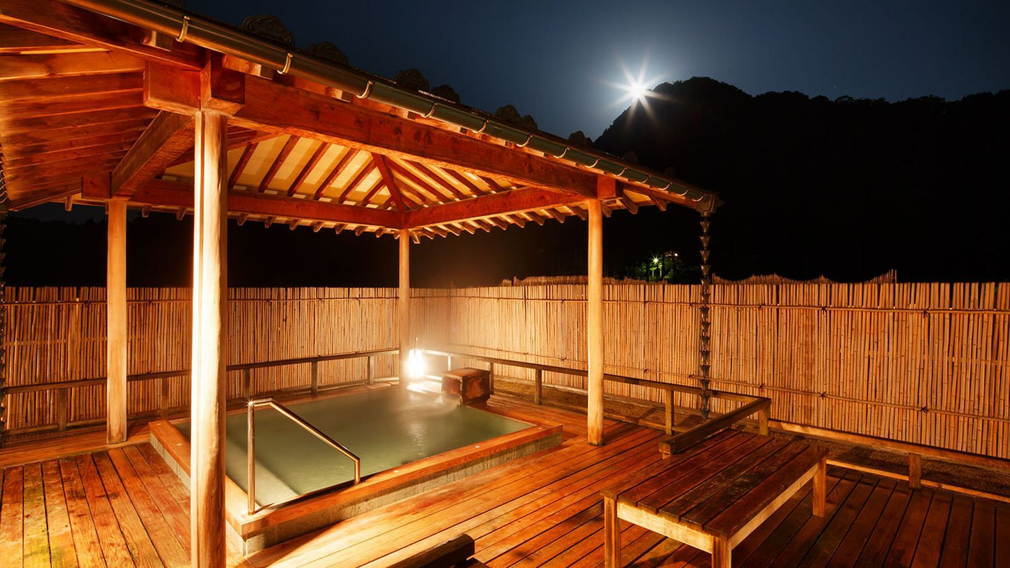 Open-air bath_night_month