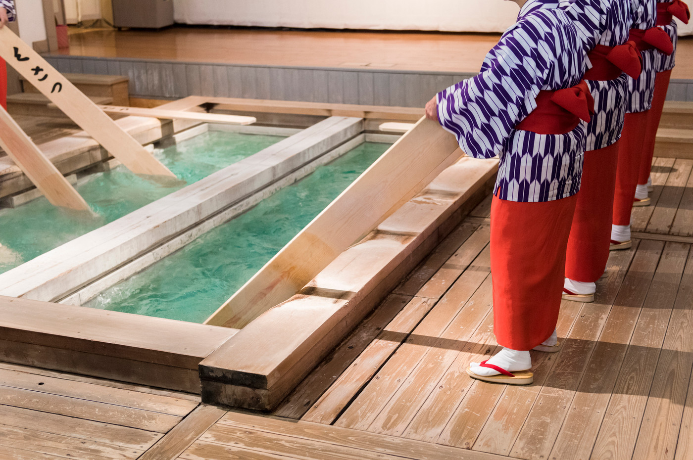 【日本・群馬県】草津温泉　湯もみショー