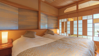 【和風庭園一望 2階和洋室 テラス付】源泉掛流し半露天風呂