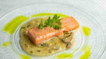 信州サーモンのエスカロップ　オゼイユのソース / 7