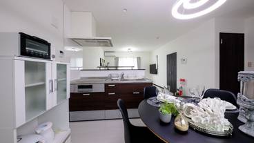 客室内のダイニングエリア / 28