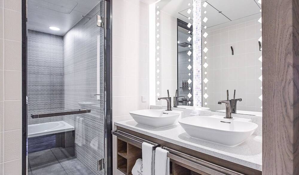 スイート バスルーム / 3