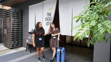 施設の入り口 / 16