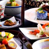 京都 嵐山温泉 渡月亭（京都府 旅館）：季節の食材を使い、経験豊かな料理人が仕上げた料理が勢ぞろい。内容は月ごとに替わるので、訪れる度に新たな発見がありそう。 / 4