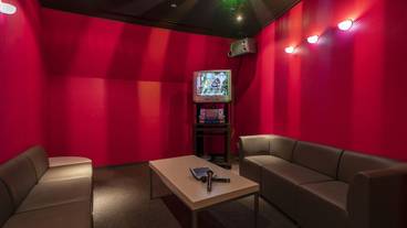 カラオケ ルーム / 4