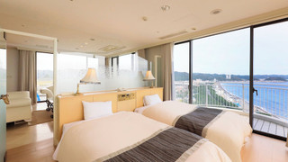 [オーシャンビュー] 客室最上階 32階ロイヤルスイートルーム (専用サウナとジャグジー付き) / パインクレスト 禁煙