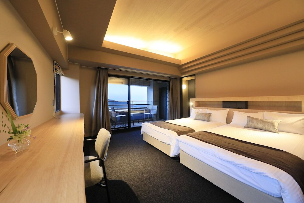 広～い湯船でごゆるりと。スタイリッシュな温泉リゾート4272404