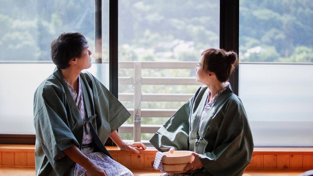 高台の旅館で
身も心も温まる2日間 / 1