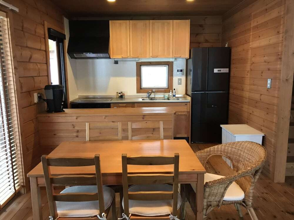 客室内のダイニングエリア