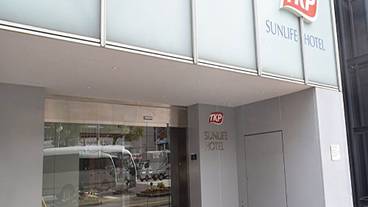 施設の入り口 / 25