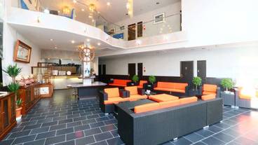 ロビー応接スペース / 2