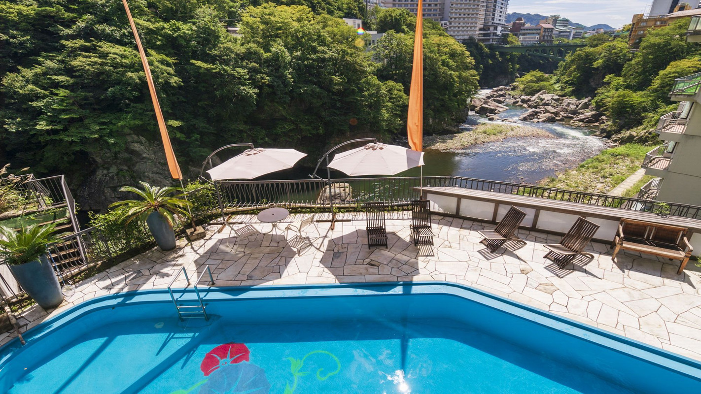 ガーデンプール