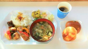 朝食 / 3